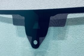 Предно стъкло AUDI Q7 2019 - АКУСТИКА + КАМЕРА + СЕНЗОР HUD + ОРИГИНАЛ-2 на ниска цена