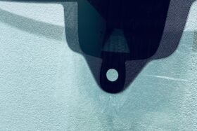 Предно стъкло AUDI Q8 E-TRON 2018- АКУСТИКА+КАМЕРА+СЕНЗОР-2 на ниска цена