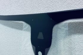 ПРЕДНО СТЪКЛО BENTLEY BENTAYGA 2015- КАМЕРА+СЕНЗОР+HUD-2 на ниска цена