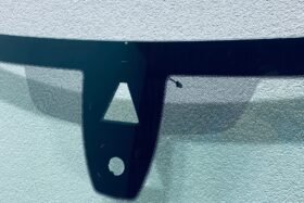 Предно стъкло BMW 1 F40 2019 - АКУСТИКА + КАМЕРА + СЕНЗОР + HUD-2 на ниска цена