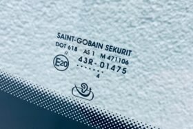 Предно стъкло BMW 1 F40 2019 - АКУСТИКА + КАМЕРА + СЕНЗОР + HUD-3 на ниска цена