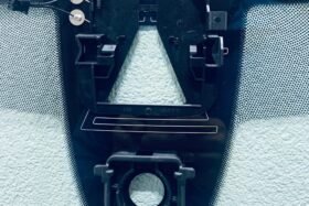 Предно стъкло BMW 1 F40 2019 - АКУСТИКА + КАМЕРА + СЕНЗОР + HUD-4 на ниска цена