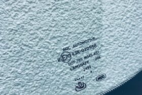 Предно стъкло BMW 4 CABRIO G22 2021 - АКУСТИКА + КАМЕРА + СЕНЗОР + HUD-3 на ниска цена