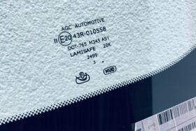 Предно стъкло BMW 4 G22 G23 COUPE/CAB 2020- АКУСТИКА+КАМЕРА+СЕНЗОР+HUD-3 на ниска цена