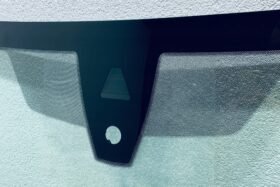 Предно стъкло BMW 4 G26 2021 - АКУСТИКА + КАМЕРА + СЕНЗОР + HUD-2 на ниска цена