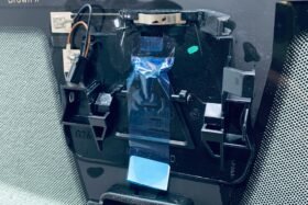 Предно стъкло BMW 4 G26 2021 - АКУСТИКА + КАМЕРА + СЕНЗОР + HUD-4 на ниска цена