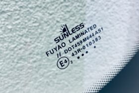 Предно стъкло BMW 5 E60 E61 2007-2010 SOLAR+СЕНЗОР-3 на ниска цена