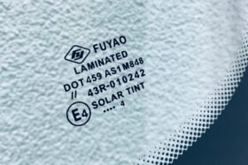 Предно стъкло BMW 5 E60/E61 2003-2007 СЕНЗОР ЗА ДЪЖД/ЗАЗОР-3 на ниска цена
