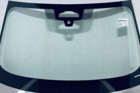 Предно стъкло BMW 5 G30 G31 2020 - АКУСТИКА + КАМЕРА + СЕНЗОР на ниска цена