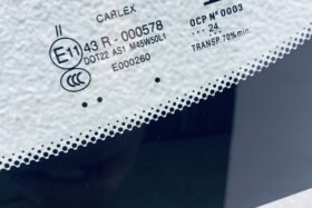 Ново предно стъкло за BMW 5 G30/G31 2020 - АКУСТИКА + КАМЕРА + СЕНЗОР + HUD-3 на ниска цена