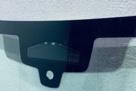 Предно стъкло BMW 5 G30/G31 2020- АКУСТИКА+КАМЕРА+СЕНЗОР+HUD ОРИГИНАЛ-2 на ниска цена