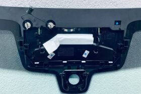 Предно стъкло BMW 5 G30/G31 АКУСТИКА+КАМЕРА+СЕНЗОР+OE-4 на ниска цена