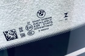Предно стъкло BMW 5 i5 G60 G61 2023 - КАМЕРА + СЕНЗОР + HUD ОРИГИНАЛ-3 на ниска цена