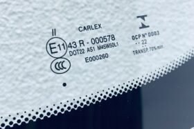 Предно стъкло BMW 6 G32 2020 - АКУСТИКА + КАМЕРА + СЕНЗОР + HUD + CARLEX-3 на ниска цена