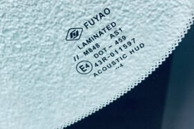 Предно стъкло BMW 8 G15 2D 2018- АКУСТИКА+КАМЕРА+СЕНЗОР+HUD-3 на ниска цена