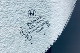 Предно стъкло BMW 8 G16 GRAN COUPE 2019- АКУСТИКА+КАМЕРА+СЕНЗОР+HUD+OE-3 на ниска цена