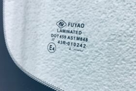 Предно стъкло BYD ATTO 3 2021 - КАМЕРА-3 на ниска цена