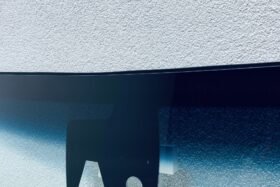 ПРЕДНО СТЪКЛО CADILLAC ATS СЕДАН 2012-2019 КАМЕРА+СЕНЗОР-2 на ниска цена