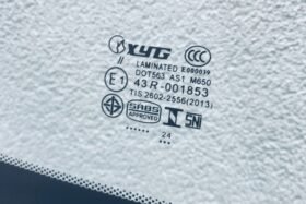 ПРЕДНО СТЪКЛО CHEVROLET CAMARO COUPE 2016--3 на ниска цена