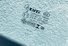 Предно стъкло CHEVROLET CAMARO COUPE 2019- СЕНЗОР+HUD-3 на ниска цена