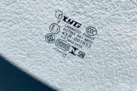 Предно стъкло CHEVROLET CAPTIVA OPEL ANTARA 2006--2 на ниска цена