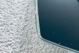 Предно стъкло CHEVROLET SUBURBAN AVALANCHE 2007--4 на ниска цена