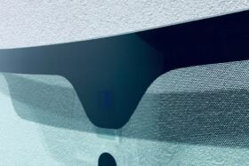 Предно стъкло CHRYSLER DODGE GRAND CARAVAN 2008-2011 СЕНЗОР-2 на ниска цена