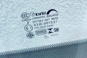 Предно стъкло CHRYSLER PACYFICA 2023- СЕНЗОР + КАМЕРА-3 на ниска цена