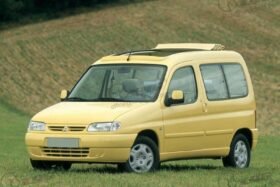 ПРЕДНО СТЪКЛО CITROEN BERLINGO/P.PARTNER 2004-2007 СЕНЗОР-3 на ниска цена