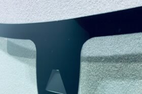 Предно стъкло CITROEN C3 2016- СЕНЗОР+КАМЕРА-2 на ниска цена