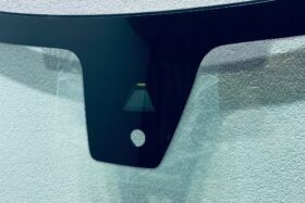 Предно стъкло CITROEN C4 2020- C4X 2023- АКУСТИКА+КАМЕРА+СЕНЗОР-2 на ниска цена