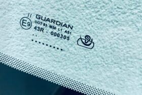 Предно стъкло CITROEN C4 CACTUS 2017- АКУСТИЧНО-3 на ниска цена