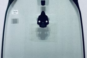 Предно стъкло CITROEN C4 PICASSO 2013- СЕНЗОР + КАМЕРА на ниска цена