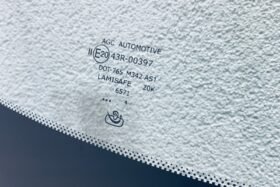 Предно стъкло CITROEN C5 AIRCROSS 18- PEUGEOT 3008 5008 2016- СЕНЗОР + КАМЕРА-3 на ниска цена