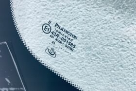 Предно стъкло CITROEN C5 SED/KBI 2008- АКУСТИКА+СЕНЗОР-3 на ниска цена