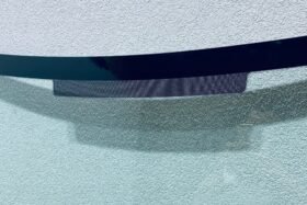 Предно стъкло COMBO E BERLINGO PARTNER III 2019--2 на ниска цена