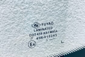 Предно стъкло DACIA LOGAN 2005-2012 БЕЗЦВЕТНО-3 на ниска цена