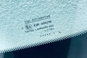 Предно стъкло DACIA SANDERO 2008-13 DACIA DUSTER 2010-2018-3 на ниска цена