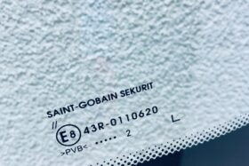 Предно стъкло DACIA SANDERO 2008-13 / DUSTER 10-18-3 на ниска цена