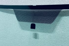 Предно стъкло DAIHATSU TERIOS 2006--2 на ниска цена