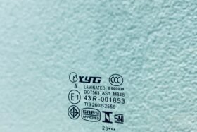 Предно стъкло DODGE RAM 2013-19 1500 2500 3500 СЕНЗОР+СЕНЗОР ЗА ВЛАГА-3 на ниска цена