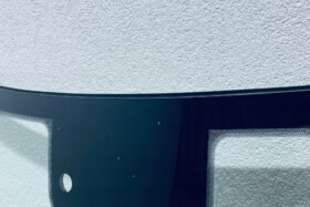 Предно стъкло DODGE RAM 2019 - АКУСТИКА + КАМЕРА + СЕНЗОР + HUD-2 на ниска цена