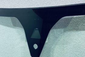 ПРЕДНО СТЪКЛО DS 7 CROSSBACK 2017- СЕНЗОР+КАМЕРА-2 на ниска цена