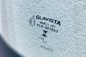 Предно стъкло FIAT 500E CABRIO 20- АКУ+КАМ+СЕН+ОГРЯВАНЕ-3 на ниска цена