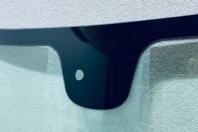 Предно стъкло FIAT 500X 2015- АКУ+СЕН+ГРЗ+ОЕ-2 на ниска цена