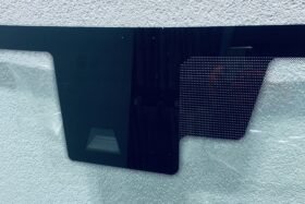 ПРЕДНО СТЪКЛО FORD BRONCO 2021- КАМЕРА-2 на ниска цена