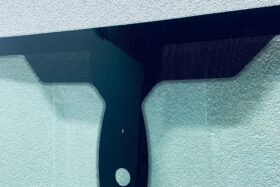 Предно стъкло FORD FIESTA KM7 2012-2017 АКУСТИКА+СЕНЗОР-2 на ниска цена