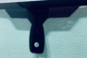 Предно стъкло FORD FIESTA MK7 2012-2017 АКУСТИКА+СЕНЗОР+ОТОПЛЕНИЕ-2 на ниска цена