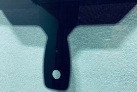 Предно стъкло FORD FIESTA MK7 2012-2017 АКУСТИКА+СЕНЗОР+ОТОПЛЕНИЕ РАЗПРОДАЖБА-2 на ниска цена