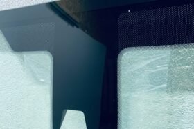 Предно стъкло FORD FIESTA MK7 2012- АКУСТИКА+СЕНЗОР+ОТОПЛЕНИЕ+КАМЕРА-2 на ниска цена